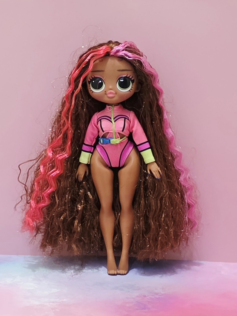 LOL Surprise OMG Swim Coral Waves 9" Fashion Doll Pink Highlight